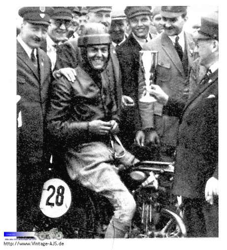 Eugen Bussinger war ein sehr bekannter und erfolgreicher Fahrer mit AJS aus Deutschland