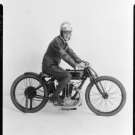 Max Graham auf einem MR8 Speedway Modell © national library nz