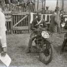 TT 1930 - So sehen Sieger aus - Jimmy Guthrie auf seiner Lightweight TT Werks-Rennmaschine © www.stilltimecollection.co.uk